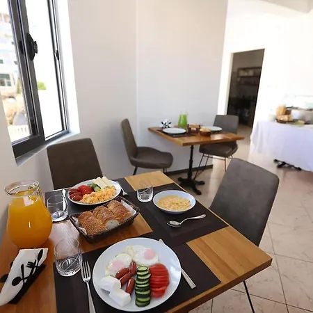 Hotel Bliss 3*